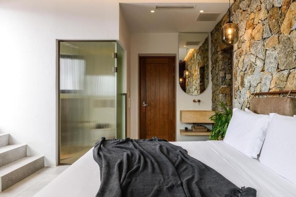 Charisma Hotel and Wellness Suites Deluxe Suite with Balcony and Sea View 3