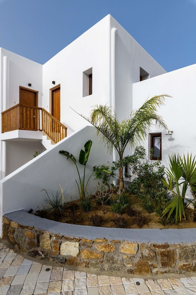 undefined Charisma Hotel and Wellness Suites 8