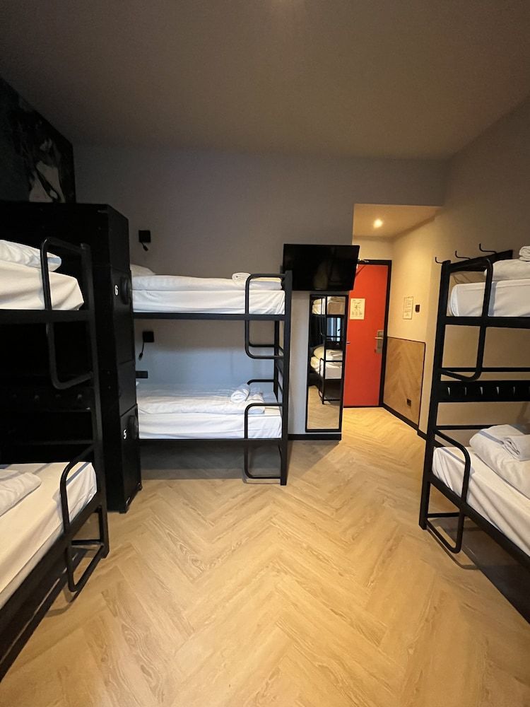 Shared Dormitory (6)