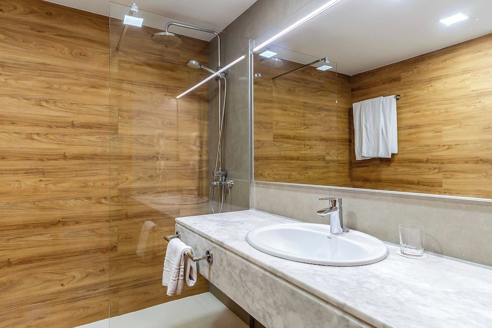 Aparthotel Bertran Economy Room, 1 Queen Bed (Without lift & Kitchen) 2