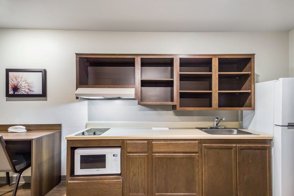 WoodSpring Suites Chicago Midway Room, 1 Queen Bed, Accessible, Non Smoking (Bathtub) 5