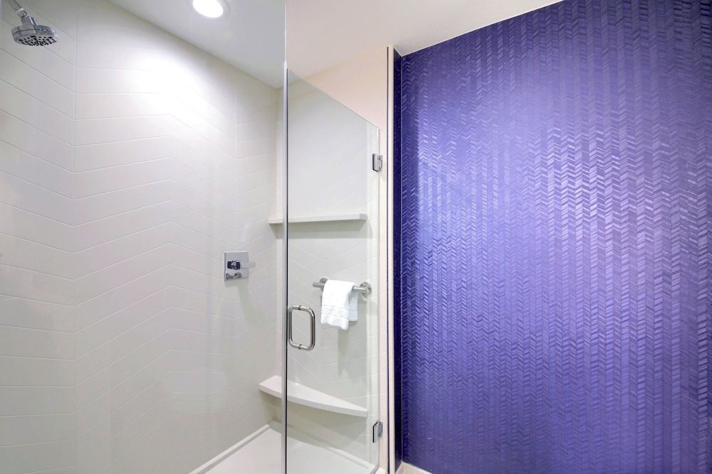 Room, 1 King Bed, Bathtub (Mobility/Hearing Accessible, Tub)