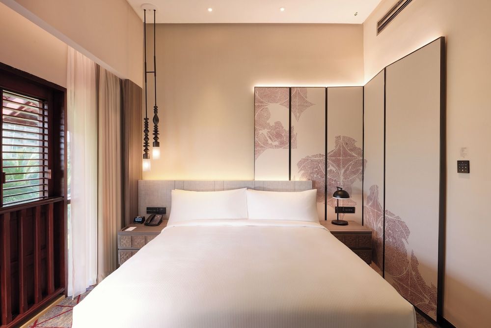 KING ACCESSIBLE ROOM