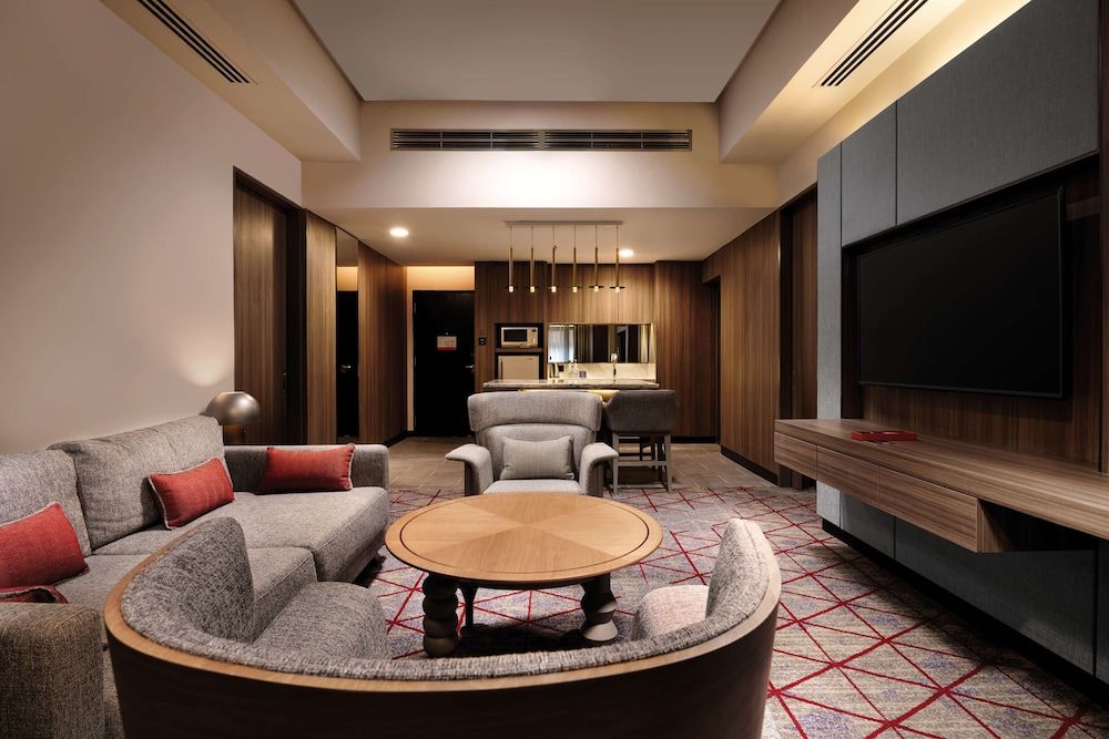 KING 2 BEDROOM SUITE