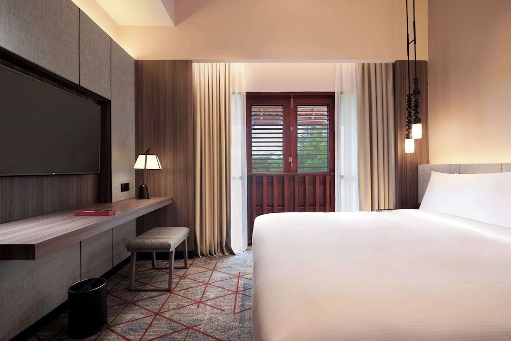 KING GUEST ROOM