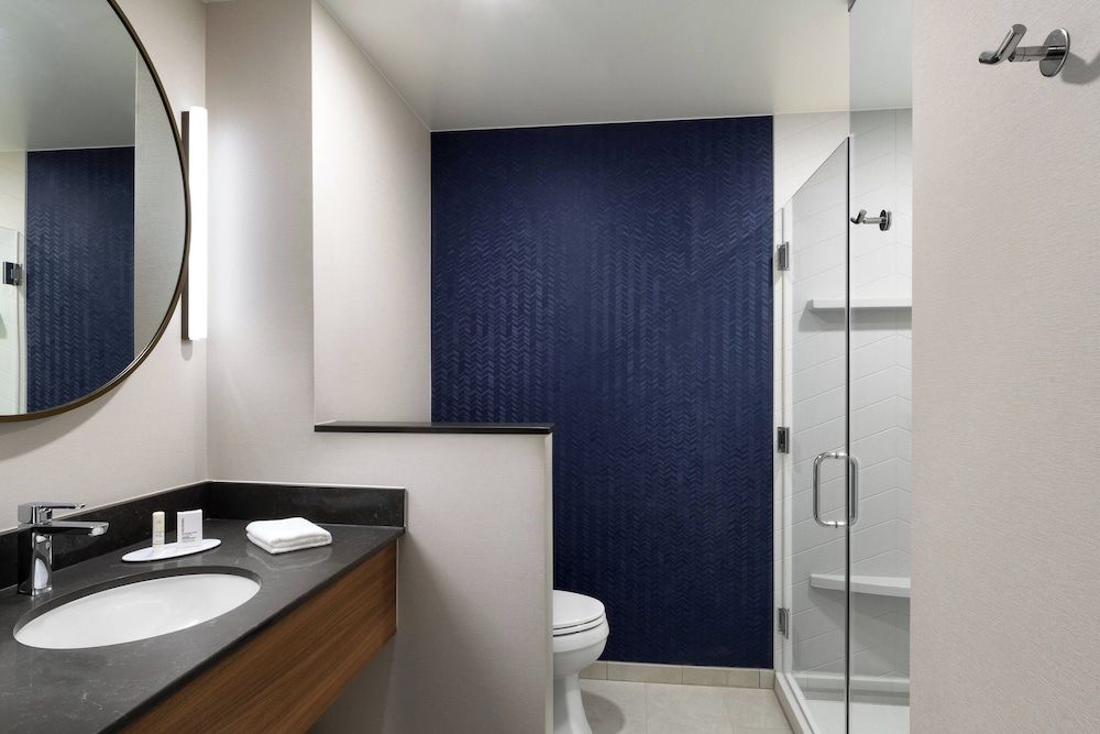 Room, 2 Queen Beds (Mobility Accessible, Tub)