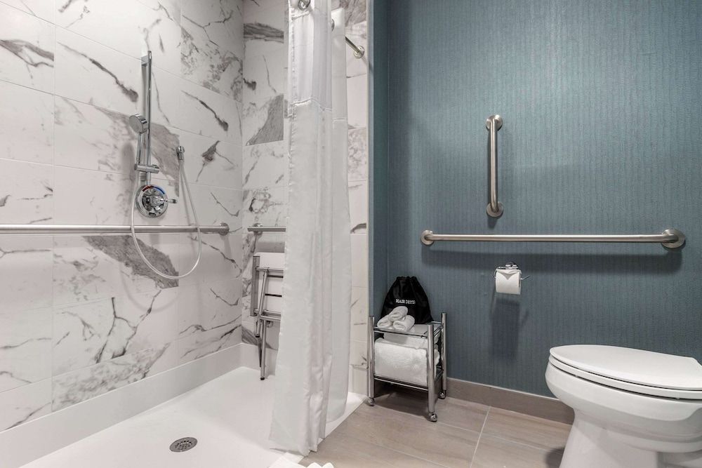 Cambria Hotel West Orange Standard Room 1 King Bed Accessible 3