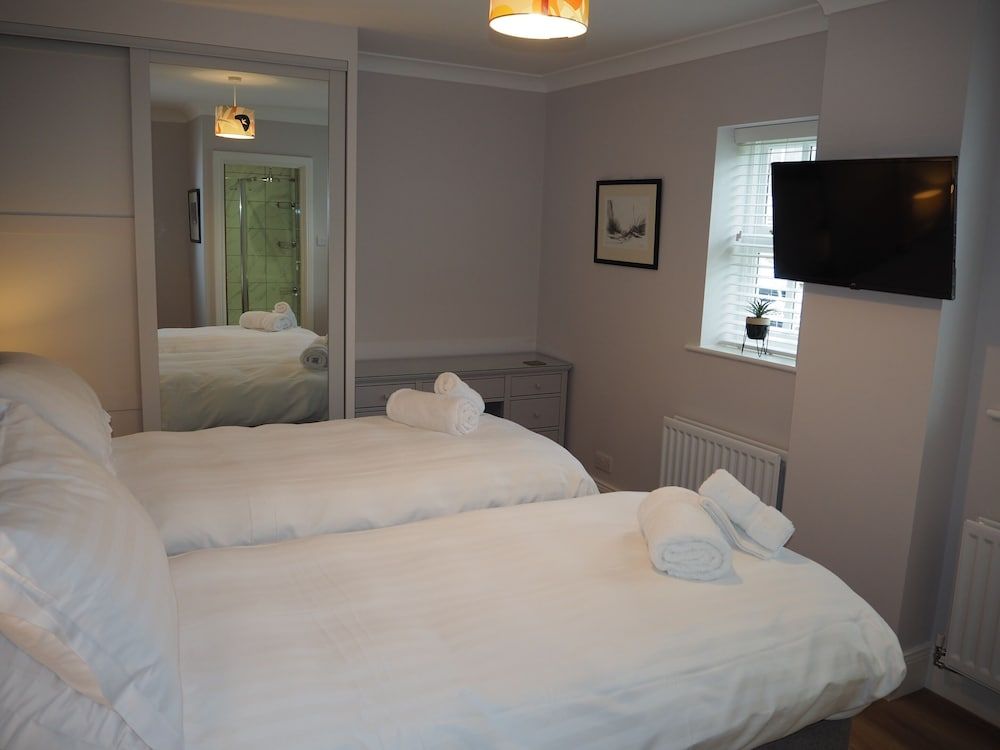 Cottage, Ensuite (Detached  Luxury)