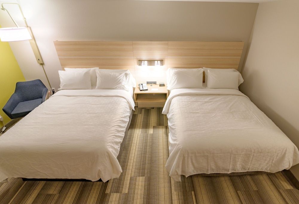 Suite, 2 Queen Beds, Accessible (Mobility Access Tub)
