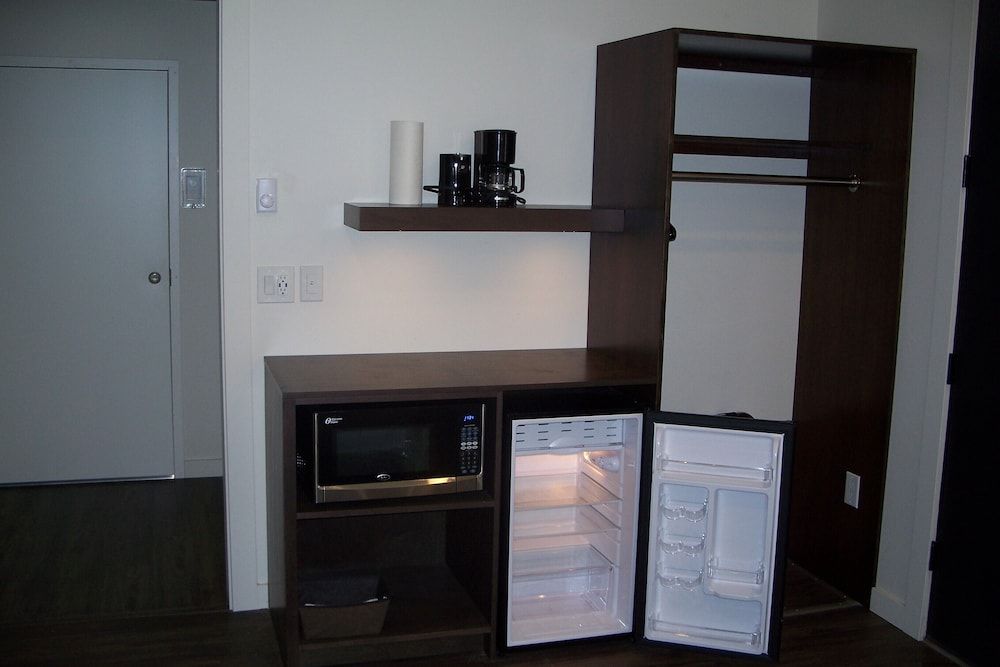 Terra Nova Cabins Deluxe Cabin, 2 Queen Beds (Sorry no pets) 8