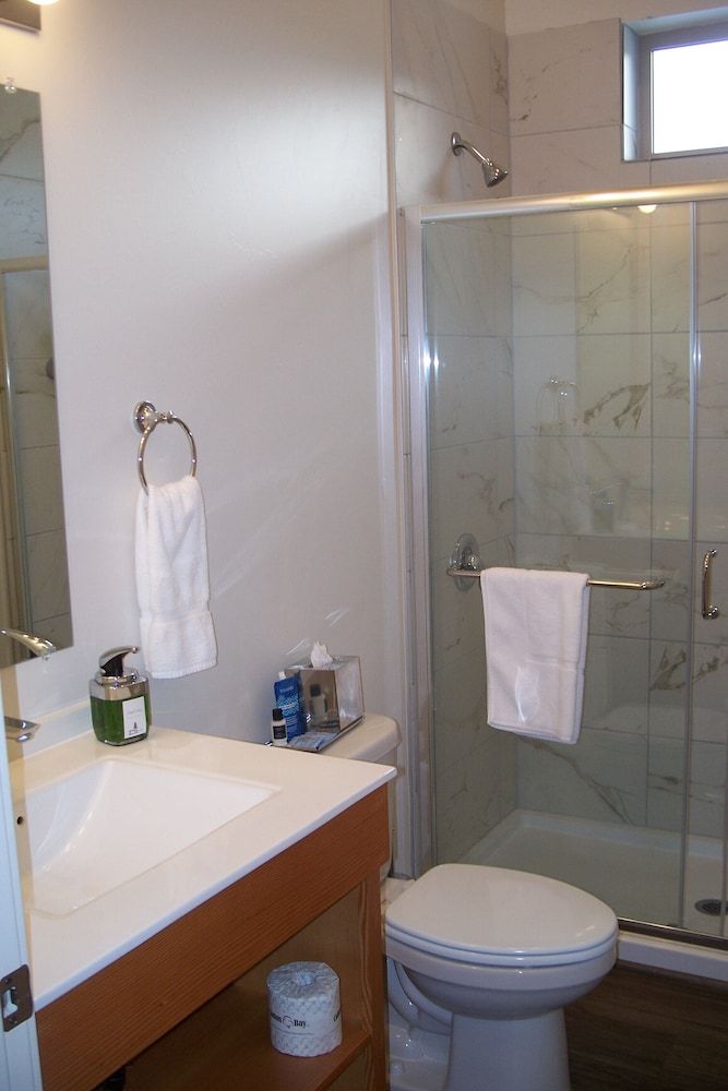 Terra Nova Cabins Deluxe Cabin, 2 Queen Beds (Sorry no pets) 7