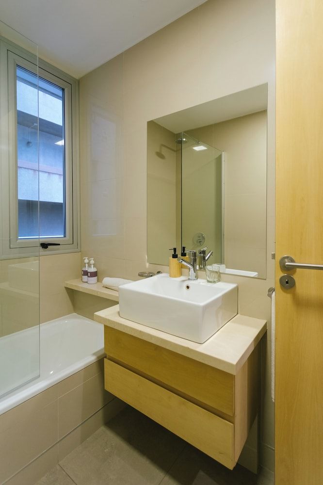 Le Montreal Apartments Apartment, 1 Bedroom, Terrace 12