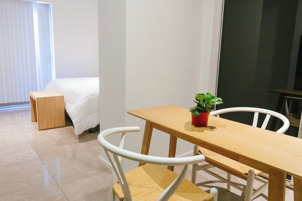 Le Montreal Apartments Studio 21