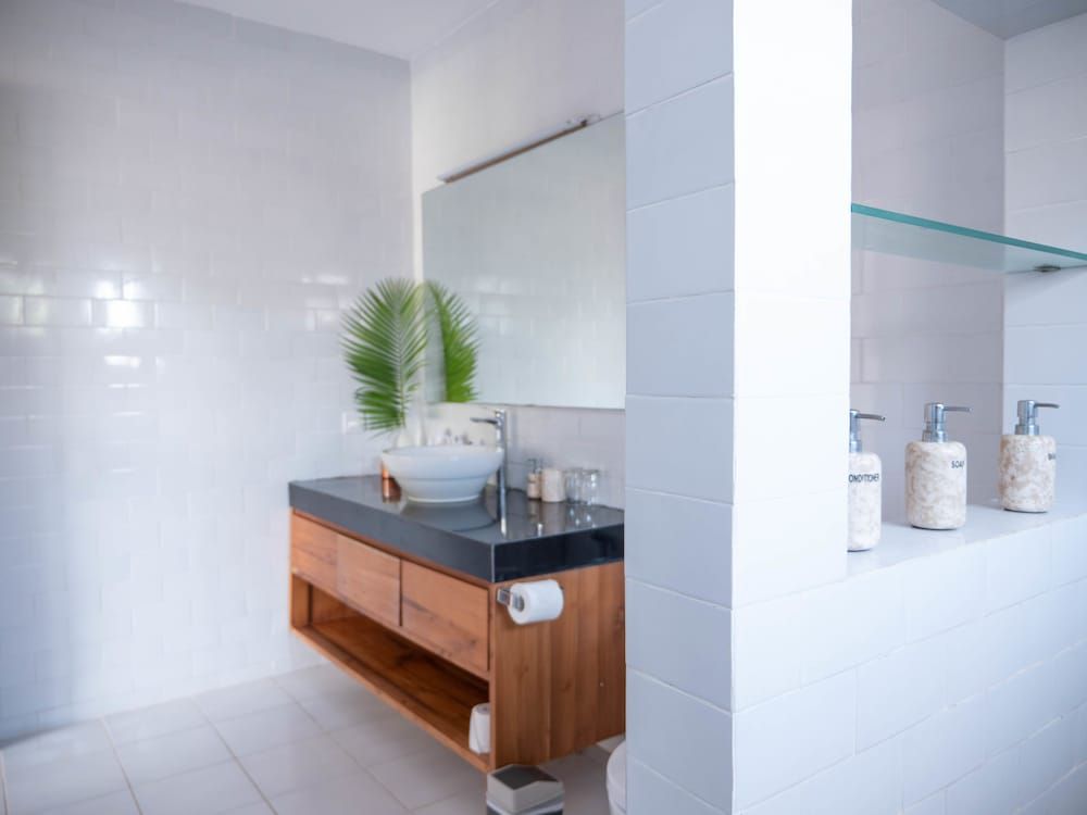 Ohana's Beachfront Resort & Beach Club Superior Double or Twin Room, 1 Bedroom, Garden View 3