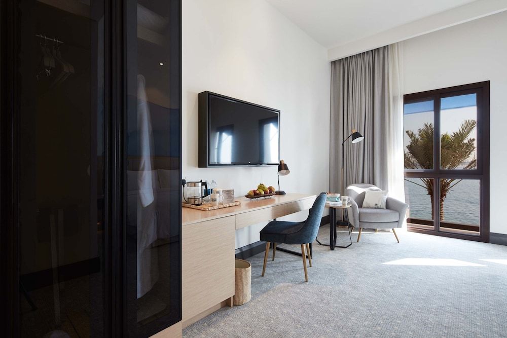 Vida Beach Resort Umm Al Quwain Deluxe Room, 1 King Bed, Sea View 9