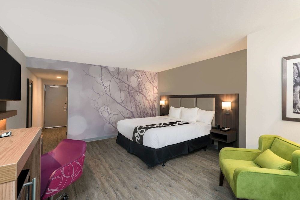 Room, 1 King Bed, Accessible, Non Smoking (Mobility)