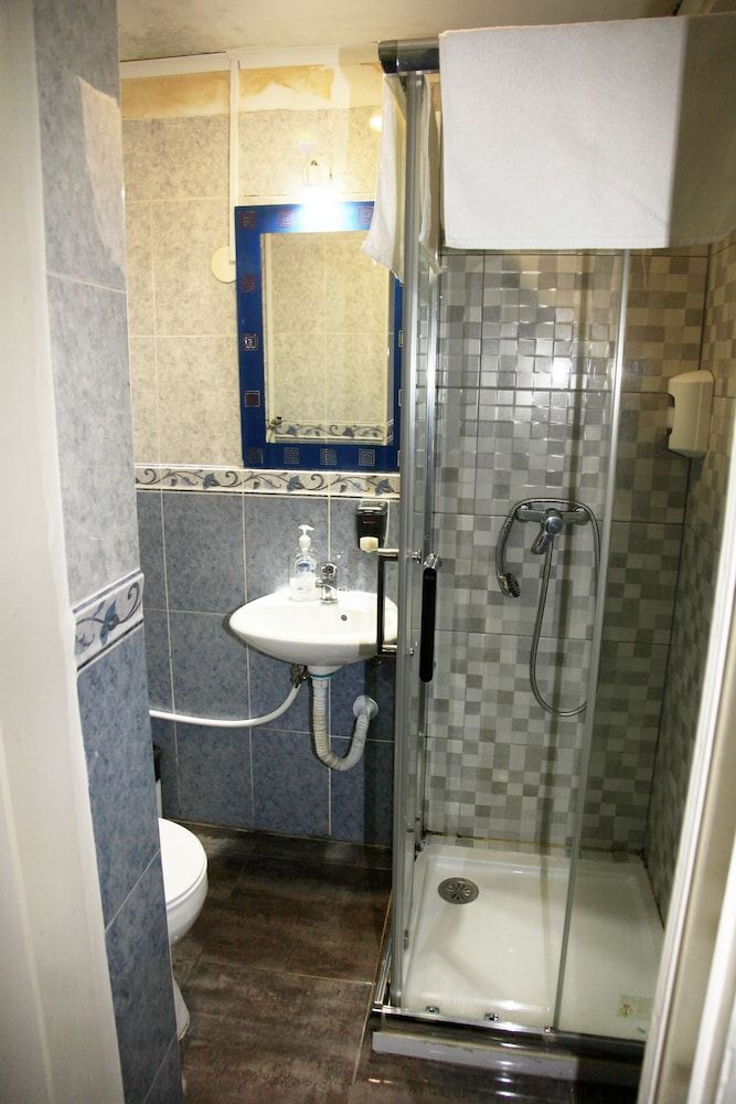 Lisbon Suite Home Double Room, Shared Bathroom 6