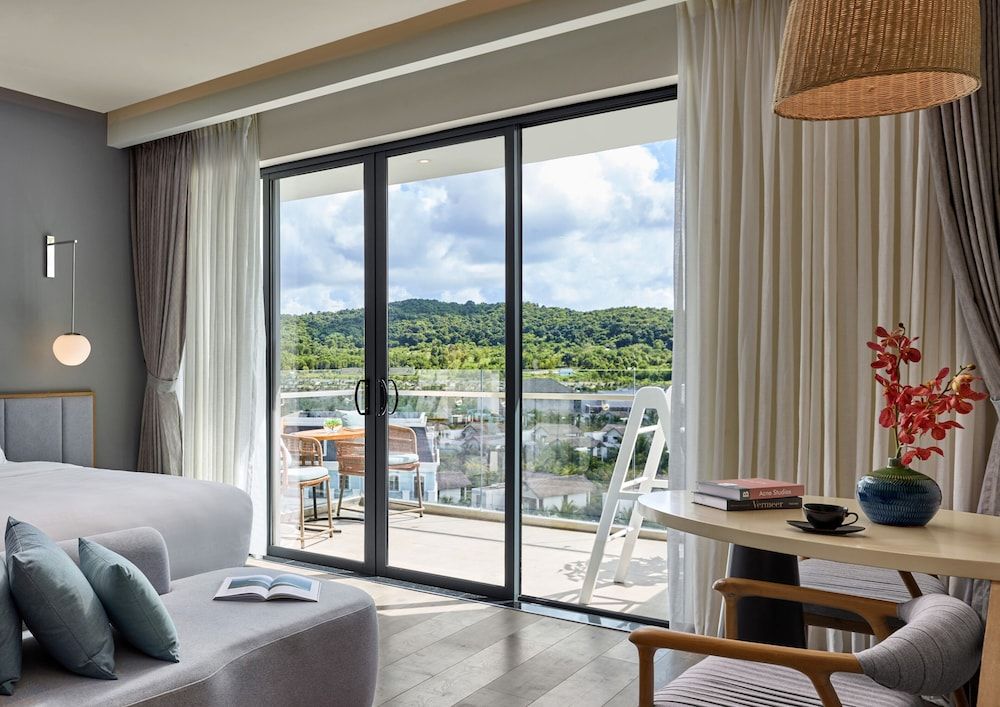 Premier Residences Phu Quoc Emerald Bay Managed by Accor Standard Room, 1 King Bed, Balcony 6