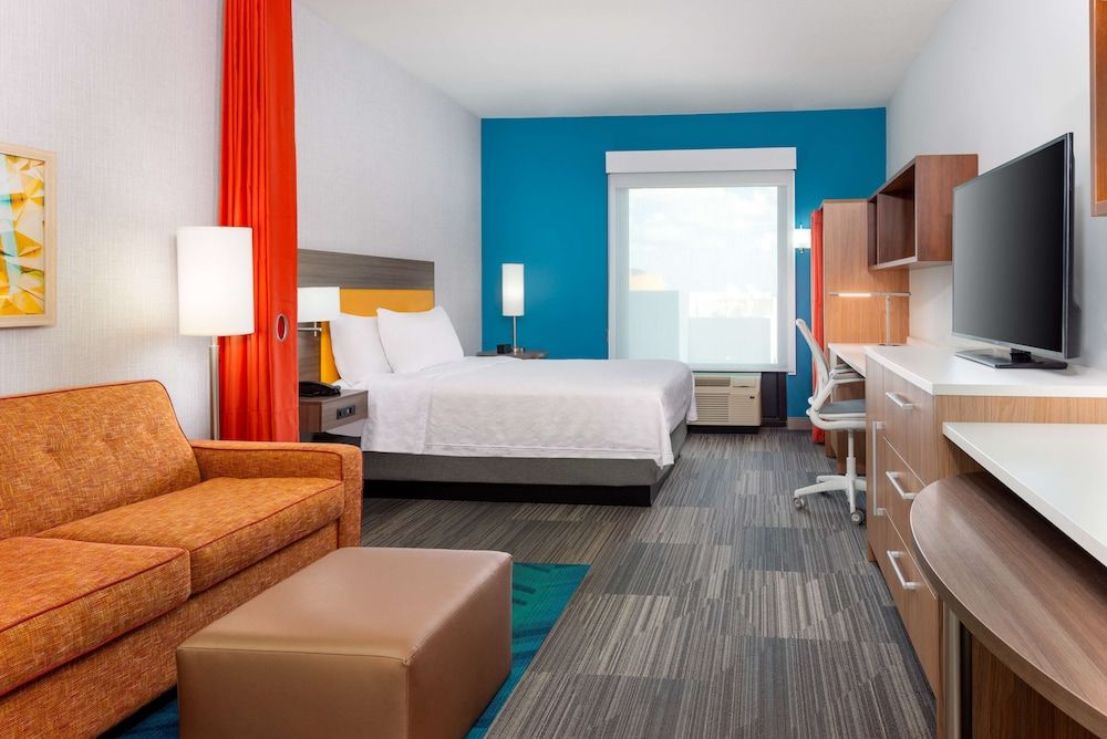 Studio, 1 Queen Bed, City View