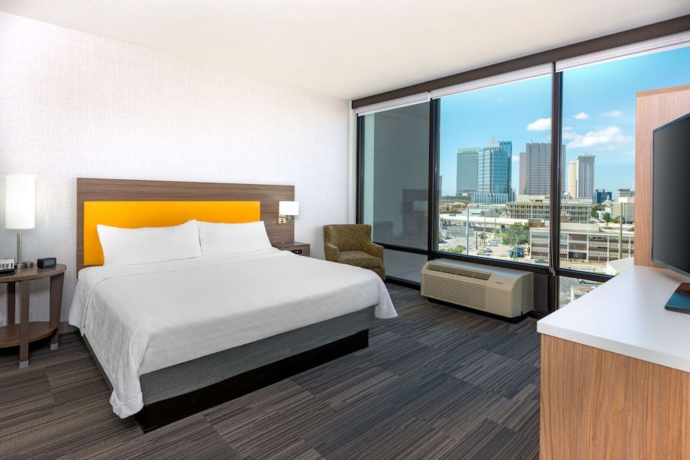 Suite, 1 Bedroom, Accessible, Corner (1 King Bed, Mobility & Hearing)