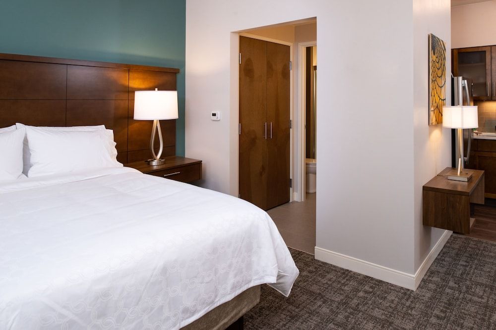 Studio Suite, 1 King Bed, Accessible (Communications)