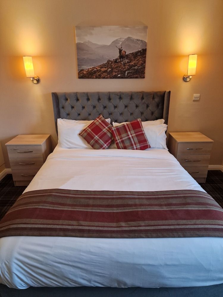 undefined Britannia Inn Glasgow 4