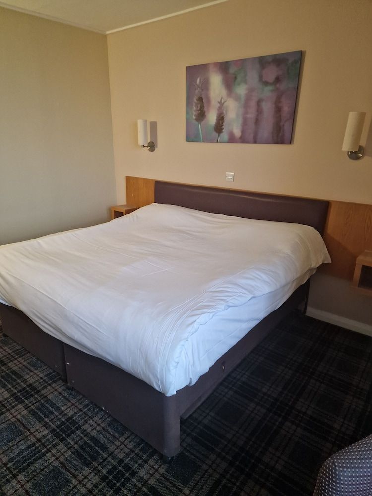 Britannia Inn Glasgow Standard Double Room 3