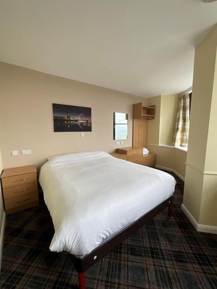 Britannia Inn Glasgow Standard Double Room 2