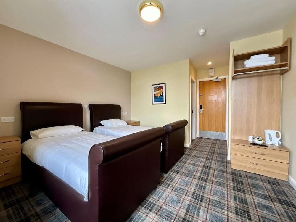 undefined Britannia Inn Glasgow 3