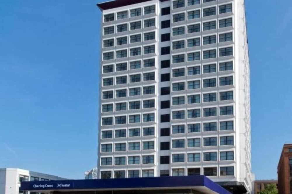 undefined Britannia Inn Glasgow 10