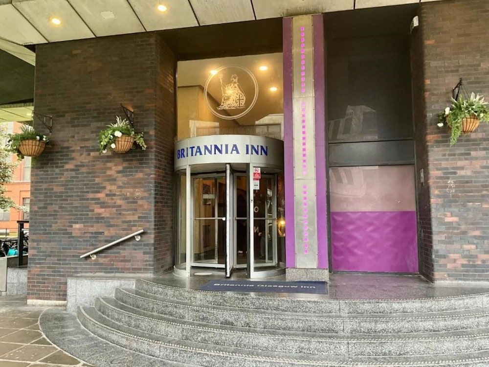 undefined Britannia Inn Glasgow 8