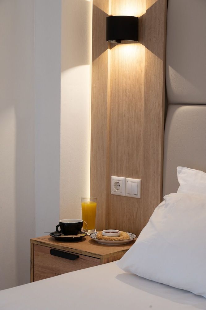 Hotel Tier Comfort Double Room, City View 10