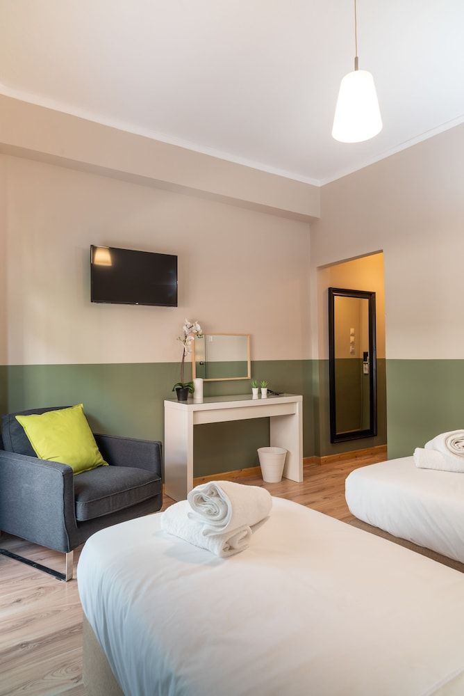 Hotel Tier Comfort Double or Twin Room, City View 3