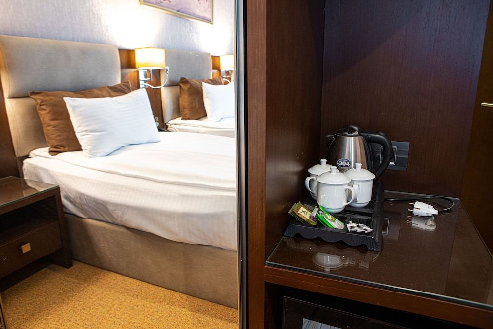 Diamond Hotel Baku Standard Double Room, 1 King Bed 6