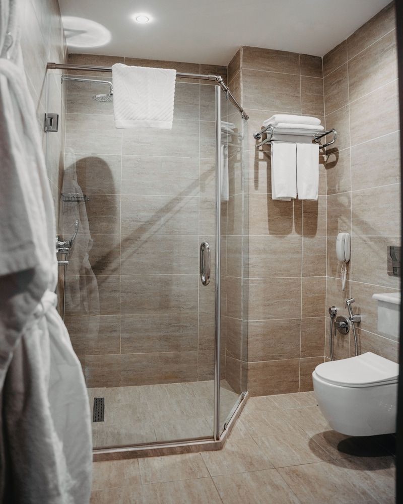 Diamond Hotel Baku Standard Double Room, 1 King Bed 38