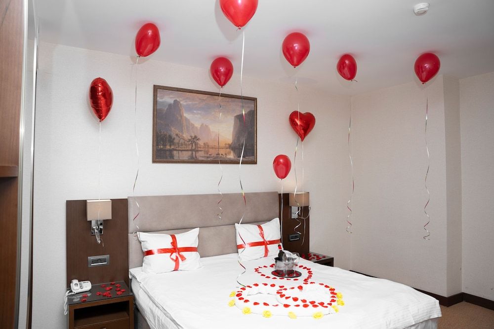 Diamond Hotel Baku Standard Double Room, 1 King Bed 25