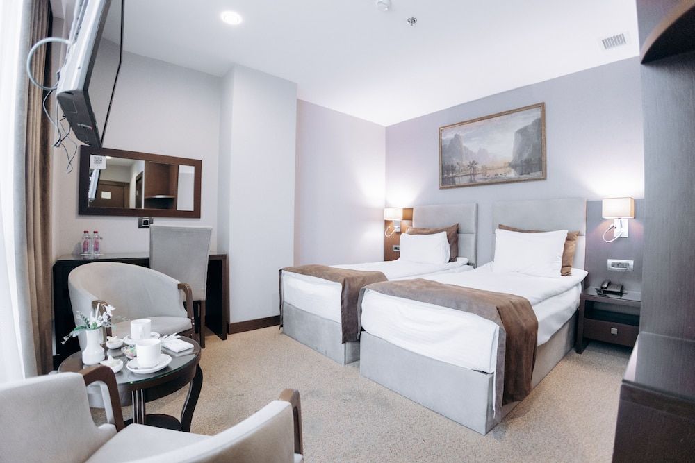 Diamond Hotel Baku Standard Double Room, 1 King Bed 11