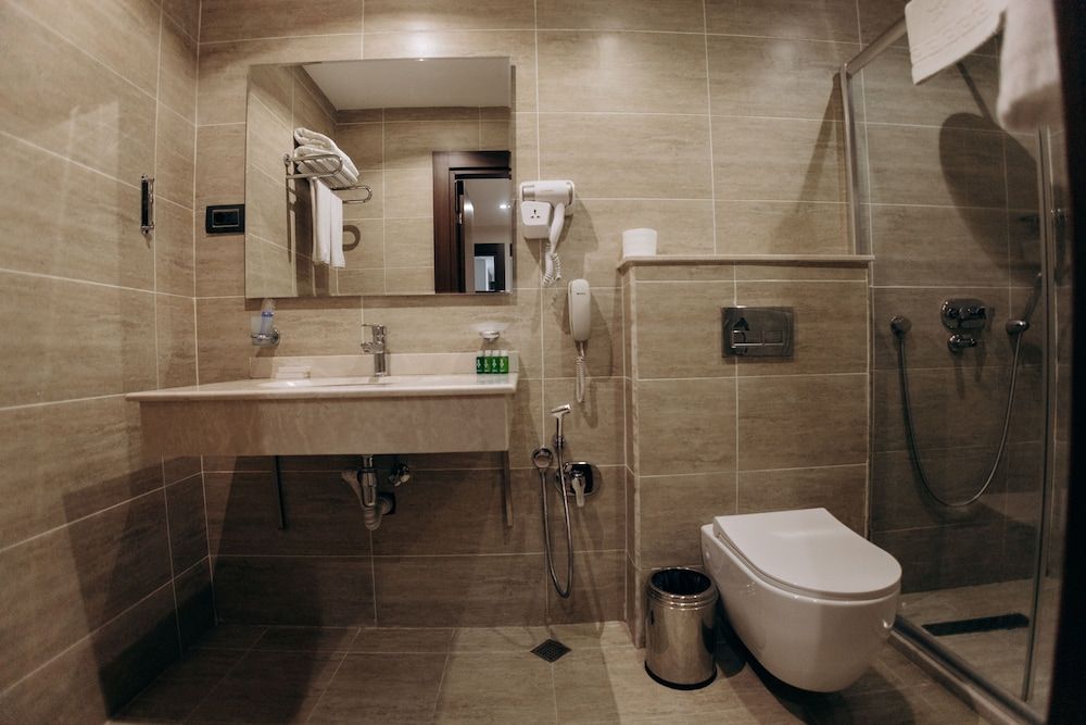 Diamond Hotel Baku Standard Double Room, 1 King Bed 35