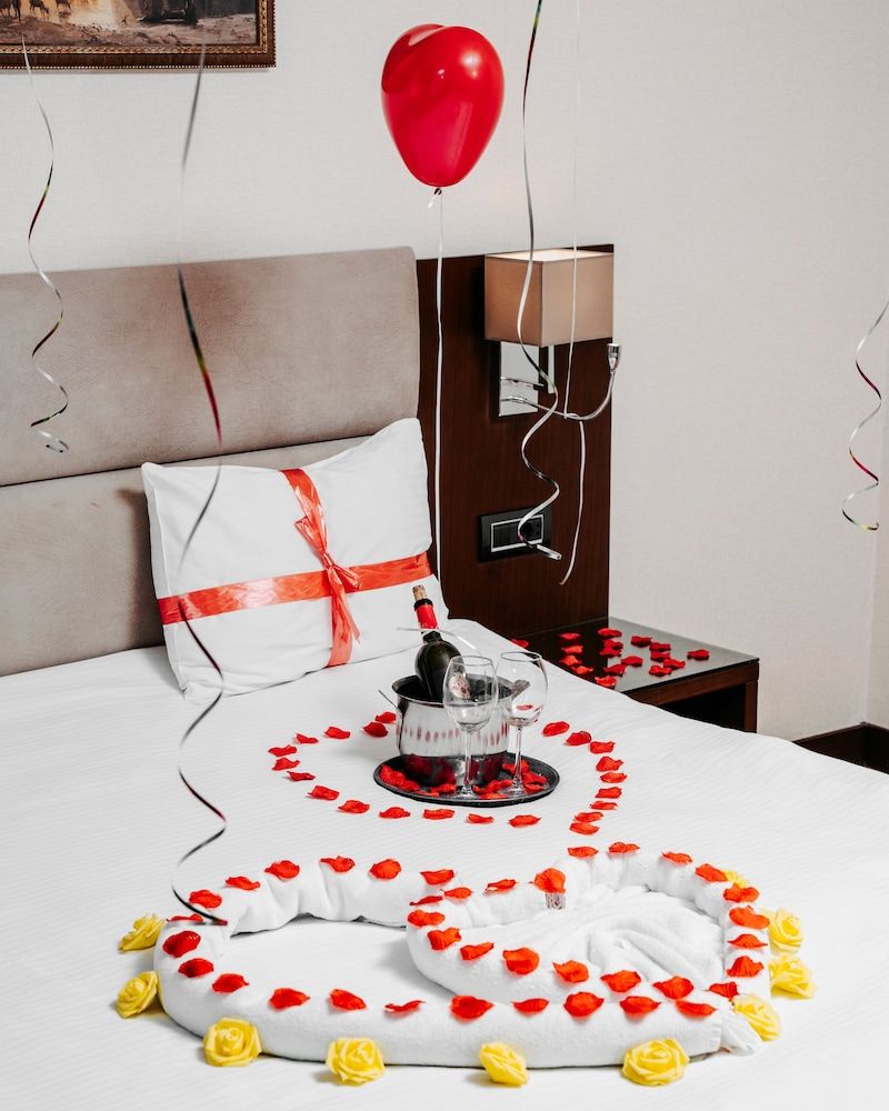 Diamond Hotel Baku Standard Double Room, 1 King Bed 24