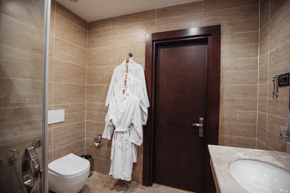 Diamond Hotel Baku Standard Double Room, 1 King Bed 39