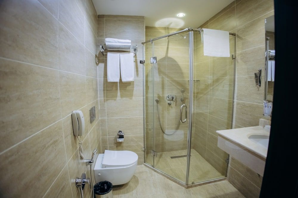 Diamond Hotel Baku Standard Double Room, 1 King Bed 36