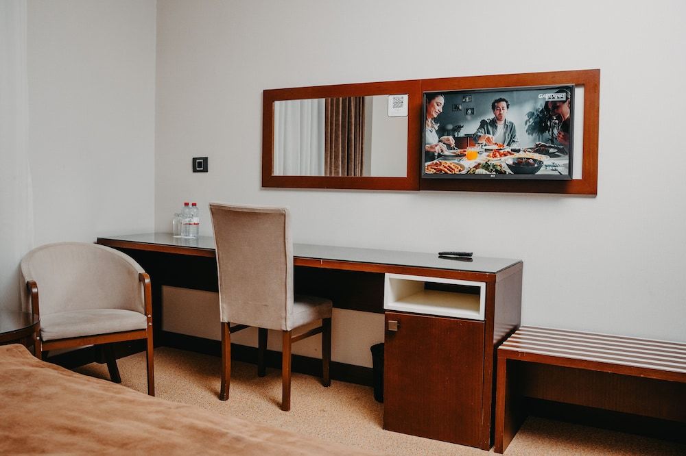 Diamond Hotel Baku Standard Double Room, 1 King Bed 44