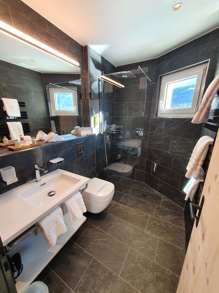 Hotel Waldhaus am See Double Room, Lake View 11