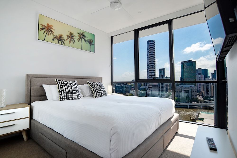 Hope Street Apartments by CLLIX 1 Bedroom Apartment City View