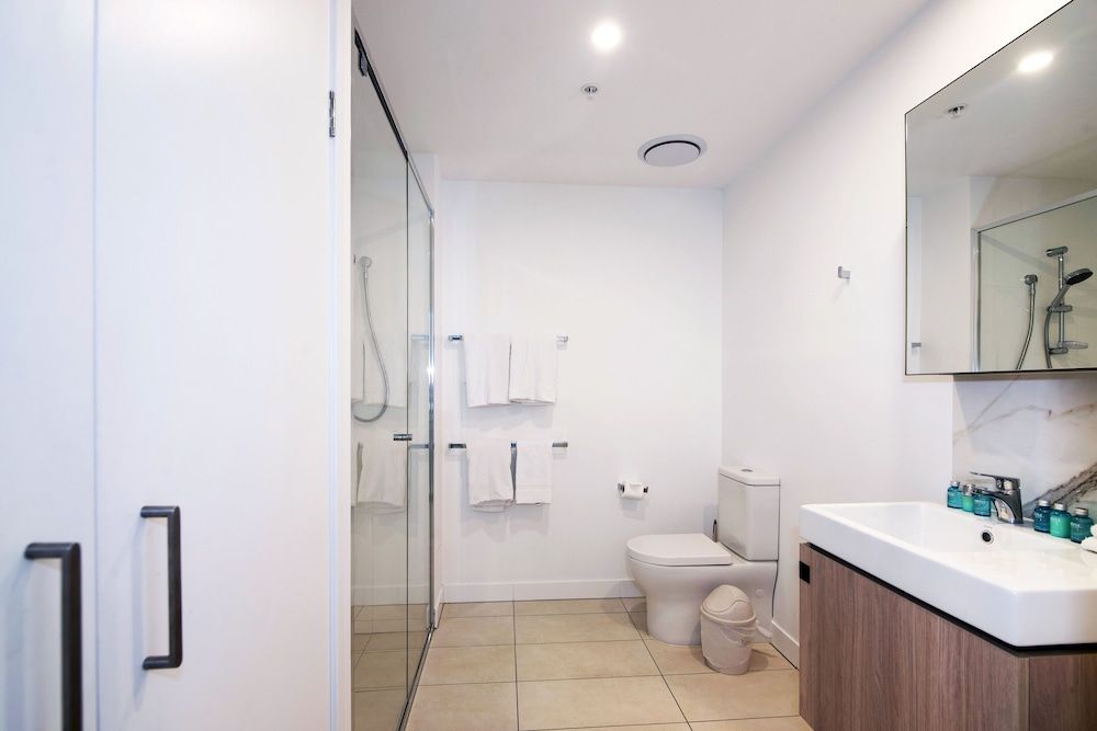 Hope Street Apartments by CLLIX 1 Bedroom Apartment City View 4