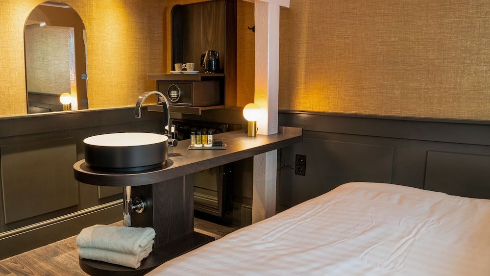 Hotel Frank since 1666 Standard Double Room 5