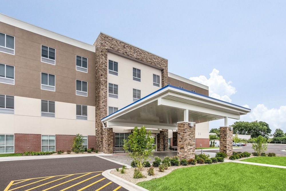 undefined Holiday Inn Express & Suites Ottawa by IHG 2