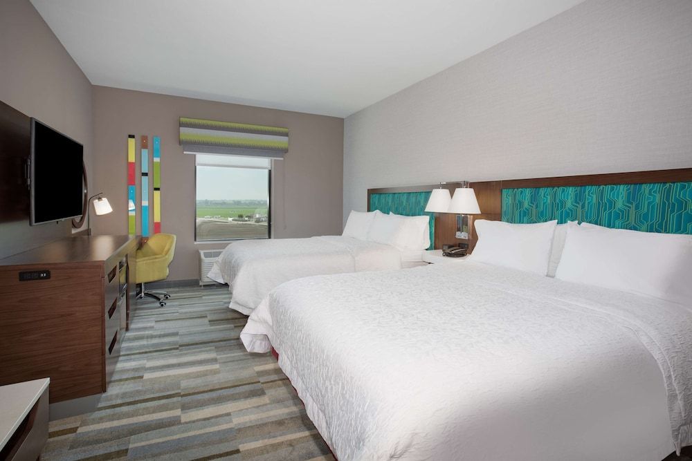 Room, 2 Queen Beds, Refrigerator & Microwave