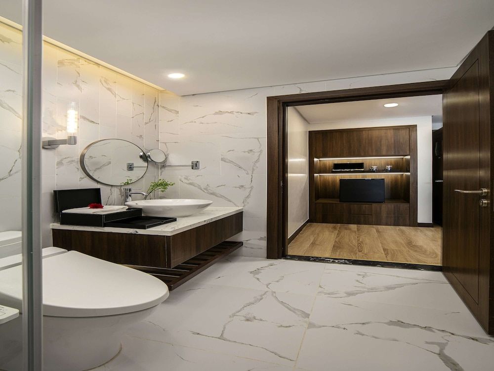 Mövenpick Living West Hanoi Superior Twin Room, 2 Twin Beds 7