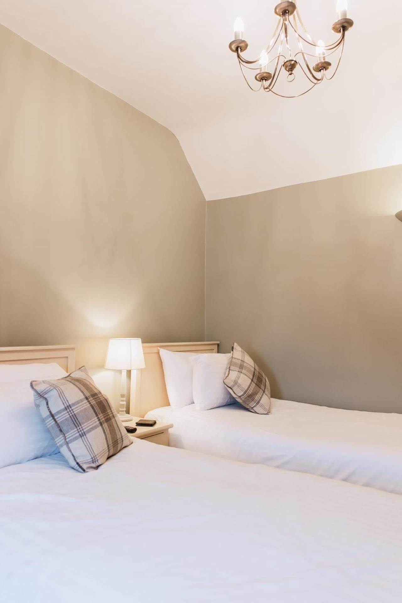 The Derwent Arms Twin Room 2